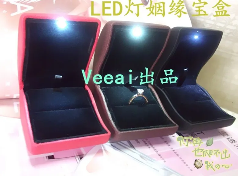 100pcs Random Mixed Color PU Leather LED Lighting Ring Box For Making Romantic Proposal,Led Light Ring Gift Box For Wedding
100pcs Random Mixed Color PU Leather LED Lighting Ring Box For Making Romantic Proposal,Led Light Ring Gift Box For Wedding