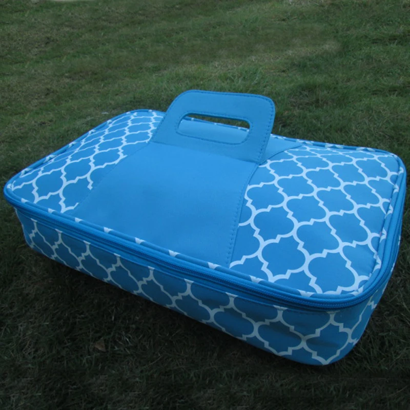 Wholesale Blanks 10"*15.5"*3" Quatrefoil Printed Zipper Closure Insulated Food Carrier Bags Cooler Lunch Tote Box DOM106075 
Wholesale Blanks 10"*15.5"*3" Quatrefoil Printed Zipper Closure Insulated Food Carrier Bags Cooler Lunch Tote Box DOM106075