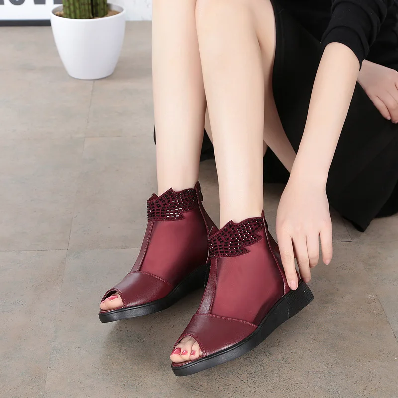 Hot 2019 Summer New Fashion Rhinestone Mesh Women Sandals Fish Head Breathable Women Shoes Lace Large Size Wedges Shoes Woman
Hot 2019 Summer New Fashion Rhinestone Mesh Women Sandals Fish Head Breathable Women Shoes Lace Large Size Wedges Shoes Woman