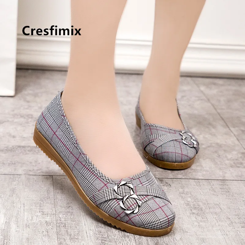 Cresfimix femmes appartements Женская модная серая обувь на плоской подошке Женская милая Удобная танцевальная обувь размера плюс рабочая обувь для перс...
Cresfimix femmes appartements Женская модная серая обувь на плоской подошке Женская милая Удобная танцевальная обувь размера плюс рабочая обувь для перс...