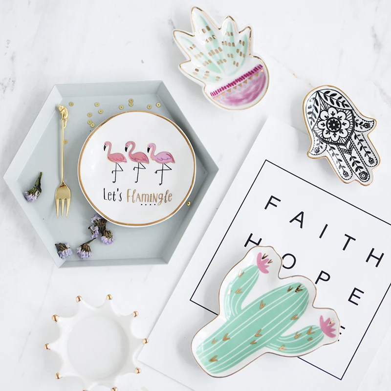 Ceramic Dish Porcelain Plate Decorative Plates Jewelry Holds Small Plates Desktop Decoration jewelery dish
Ceramic Dish Porcelain Plate Decorative Plates Jewelry Holds Small Plates Desktop Decoration jewelery dish