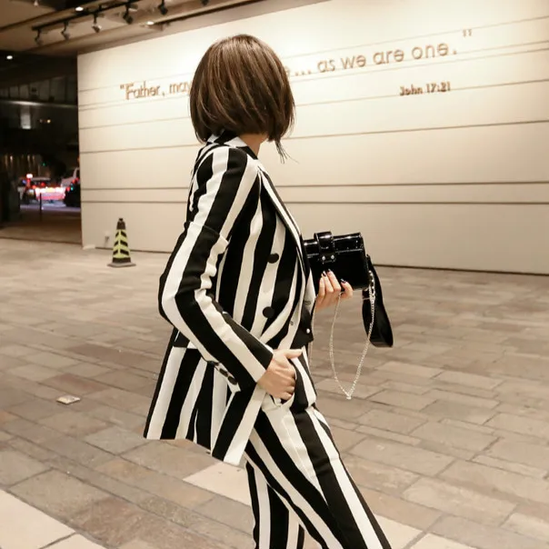 Color Block Striped Blazer Suits 2 Pieces Pant Suits Jacket + Pants 2019 Autumn Shrug Shoulder Double Breasted Slim Blazer Coat
Color Block Striped Blazer Suits 2 Pieces Pant Suits Jacket + Pants 2019 Autumn Shrug Shoulder Double Breasted Slim Blazer Coat