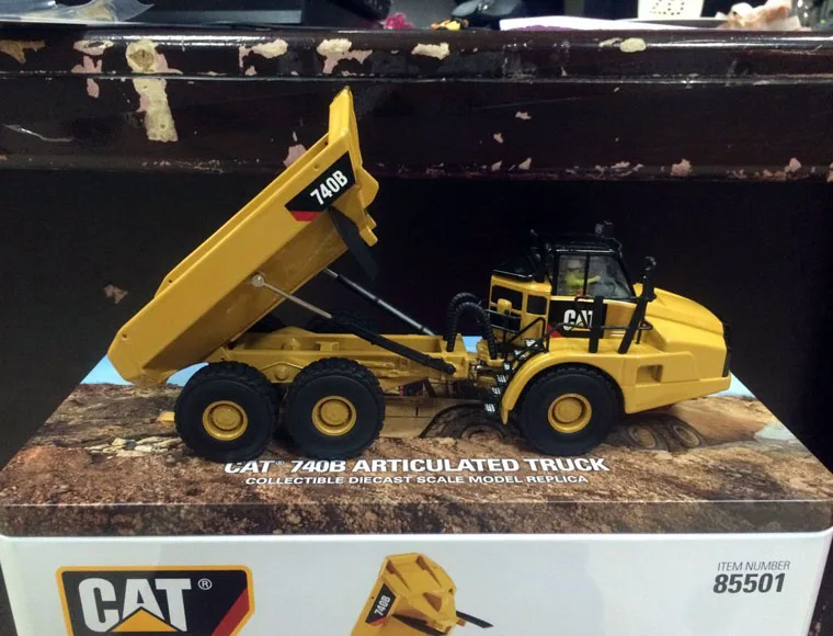 Caterpillar Cat 740B Articulated Truck 1/50 Scale Metal Model DM85501 By Diecast Masters Construction vehicles
Caterpillar Cat 740B Articulated Truck 1/50 Scale Metal Model DM85501 By Diecast Masters Construction vehicles