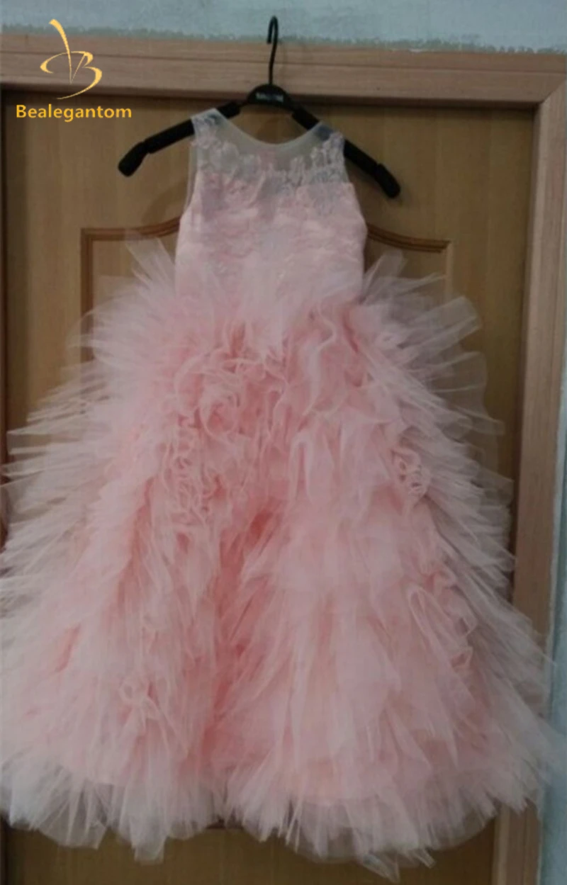 2019 Attractive Girls Pageant Dress Ball Gown Scoop Floor-Length Ruched Tiered Kids Flower Girl Dresses Vestido De Daminha QA176
2019 Attractive Girls Pageant Dress Ball Gown Scoop Floor-Length Ruched Tiered Kids Flower Girl Dresses Vestido De Daminha QA176