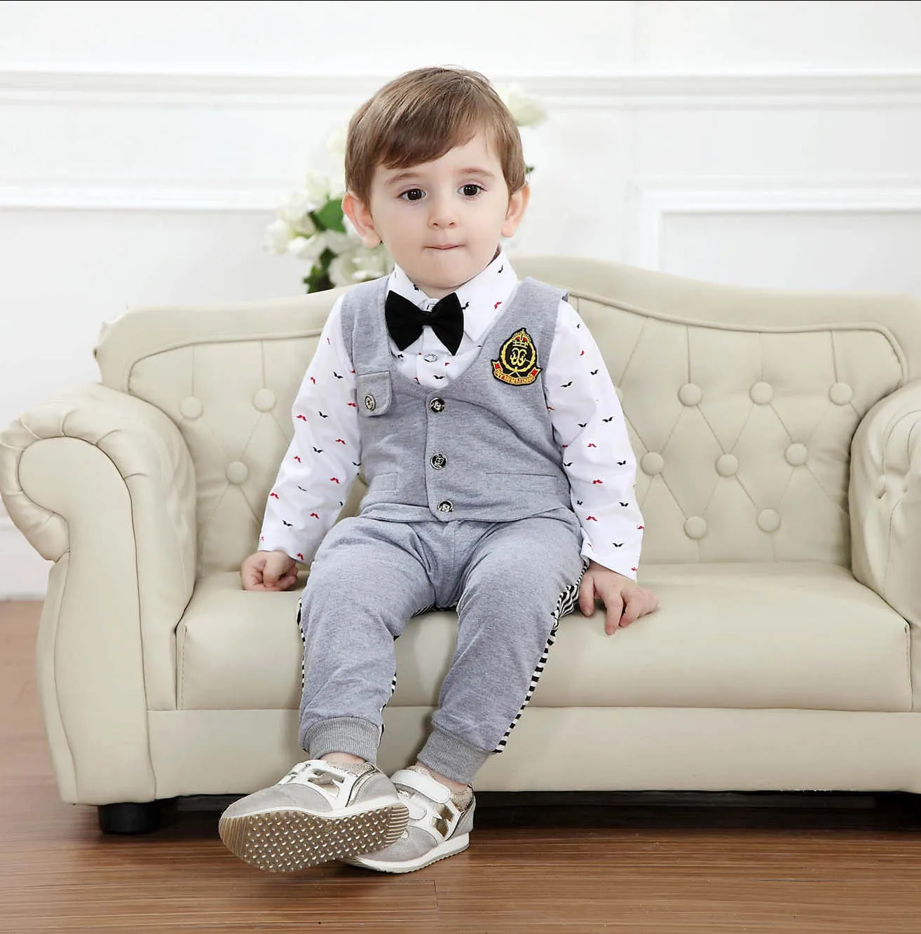 children suit england Children Clothing Sets Long Sleeve Single Breasted Full Turn-down Collar Boys Vest and Tie Bow Set
children suit england Children Clothing Sets Long Sleeve Single Breasted Full Turn-down Collar Boys Vest and Tie Bow Set