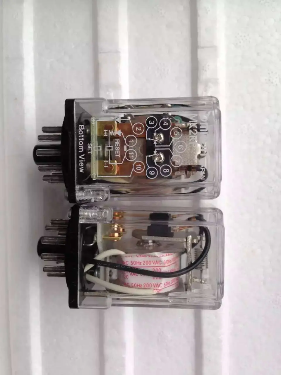 Relay MK2P-SV 100VDC
Relay MK2P-SV 100VDC