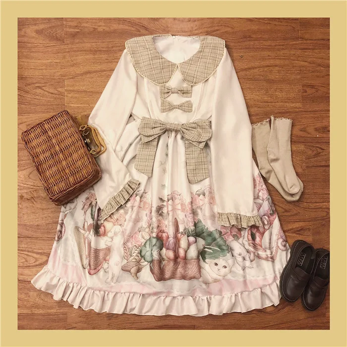 Japanese soft sister lovely retro palace dresses students long-sleeved lolita dress
Japanese soft sister lovely retro palace dresses students long-sleeved lolita dress