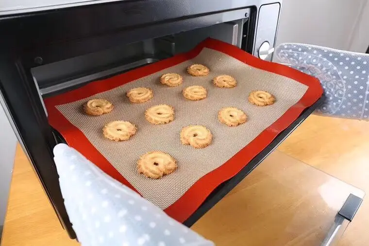 Non-Stick Silicone Baking Mat Pad Sheet Baking pastry tools Rolling Dough Mat Large Size for Cake Cookie Macaron
Non-Stick Silicone Baking Mat Pad Sheet Baking pastry tools Rolling Dough Mat Large Size for Cake Cookie Macaron