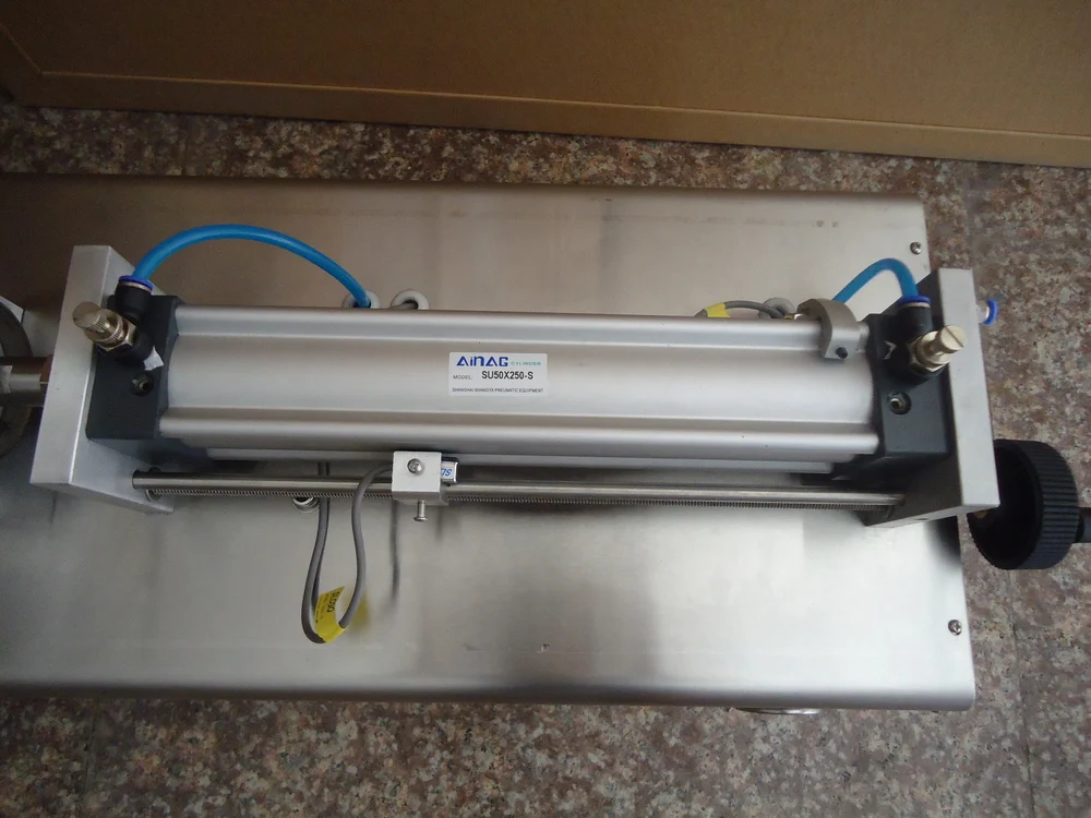 Single Head with Hopper Semi Automatic Liquid filling machine Pneumatic Cream Paste Shampoo Pasty Filling machine
Single Head with Hopper Semi Automatic Liquid filling machine Pneumatic Cream Paste Shampoo Pasty Filling machine