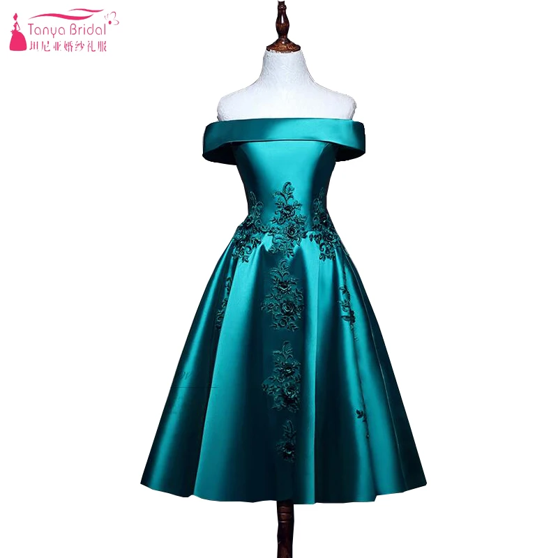 Dark Green A Line Satin Bridesmaid Dresses Off The Shoulder Lace Appliques Maid Of Honor Vestido De Festa Cheap China ZB015
Dark Green A Line Satin Bridesmaid Dresses Off The Shoulder Lace Appliques Maid Of Honor Vestido De Festa Cheap China ZB015
