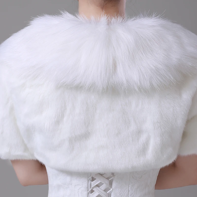 Winter New Arrival White Faux Fur Shawl Warm One Size Women Wedding Jackets Shrug Female Bolero Bridal Jacket
Winter New Arrival White Faux Fur Shawl Warm One Size Women Wedding Jackets Shrug Female Bolero Bridal Jacket