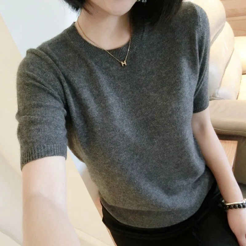 Snaoutofit Spring And Autumn New Round Neck Solid Color Wool Short-Sleeved Wild Sweater Female Loose Half Sleeve Thin Section
Snaoutofit Spring And Autumn New Round Neck Solid Color Wool Short-Sleeved Wild Sweater Female Loose Half Sleeve Thin Section