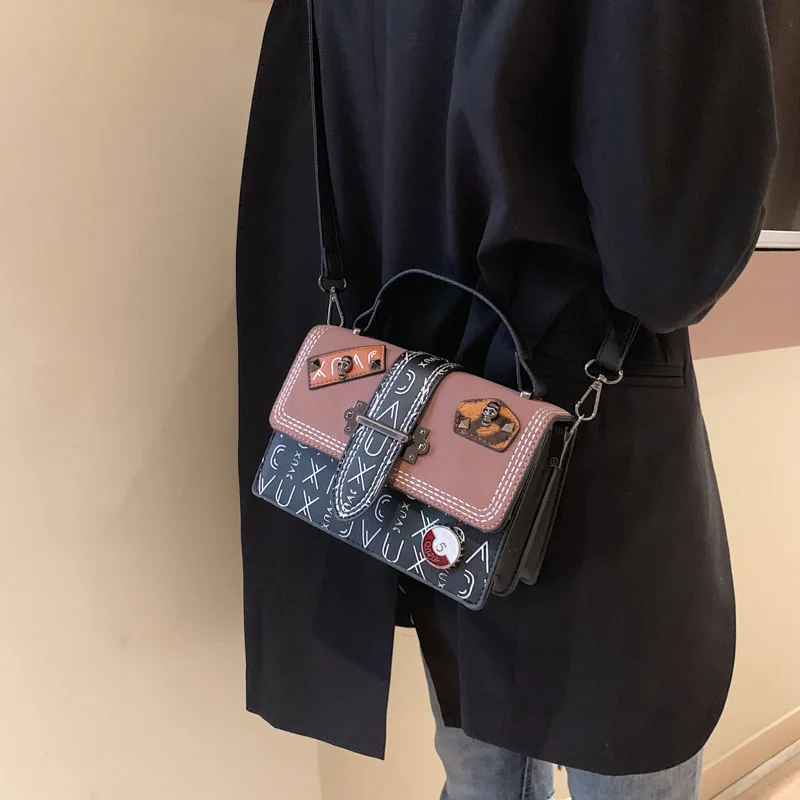 New high-end small bag female 2020 new fashion wild Messenger bag retro small square bag shoulder bag
New high-end small bag female 2020 new fashion wild Messenger bag retro small square bag shoulder bag