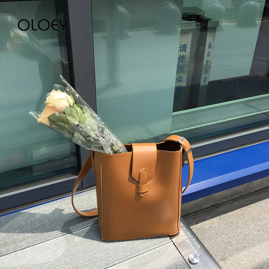 Retro Women Bucket Bag Luxury Handbags PU Leather Women's Bags Design High Quality Crossbody Bag for 2019 Ladies Shoulder Bags
Retro Women Bucket Bag Luxury Handbags PU Leather Women's Bags Design High Quality Crossbody Bag for 2019 Ladies Shoulder Bags