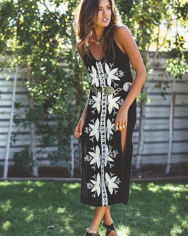 2021 Bohemian holiday dress women's clothing cotton sleeveless long dress floral embroidery black dress split boho dresses
2021 Bohemian holiday dress women's clothing cotton sleeveless long dress floral embroidery black dress split boho dresses