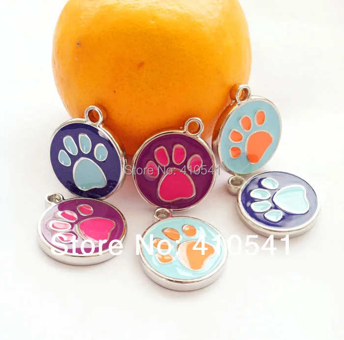 New Dog Products Mix Colors 20*20MM Zinc Alloy Dog Paw Shaped Pet ID Tags Pet Puppy Dog Cat Tags Pet Pendant Free Shipping
New Dog Products Mix Colors 20*20MM Zinc Alloy Dog Paw Shaped Pet ID Tags Pet Puppy Dog Cat Tags Pet Pendant Free Shipping