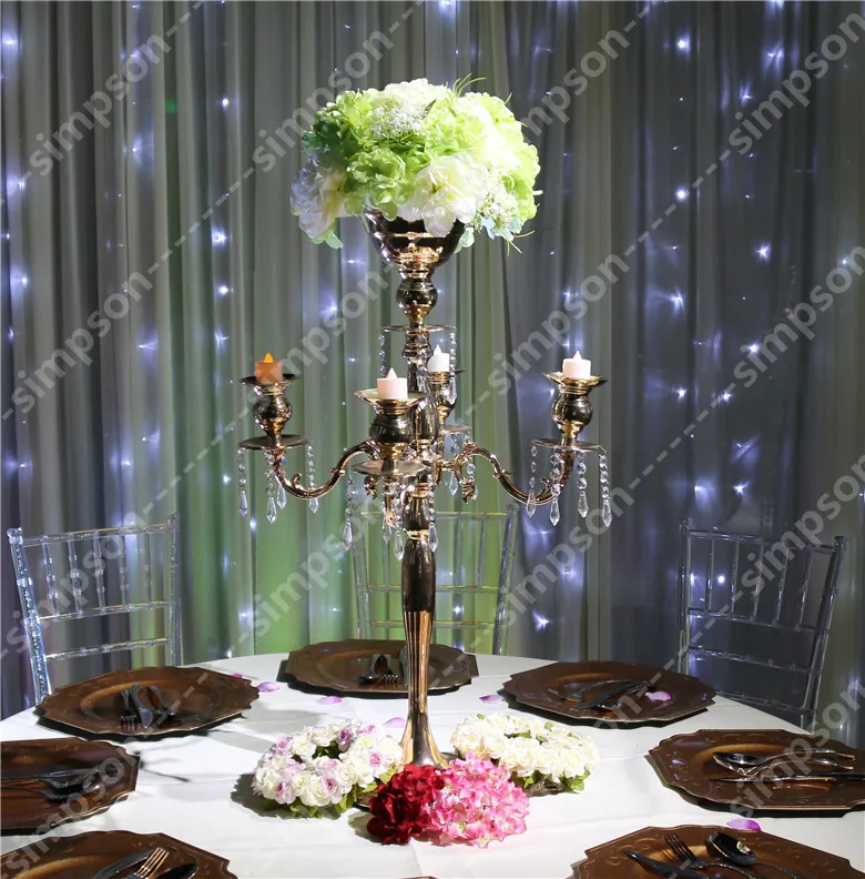 Free shipment /8pcs/lots wedding decoration gold candelabra 68cm tall Wedding decorations party decorations event decor
Free shipment /8pcs/lots wedding decoration gold candelabra 68cm tall Wedding decorations party decorations event decor