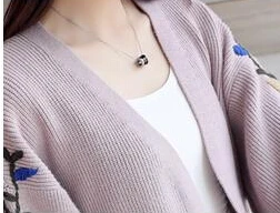 High Quality Fashion Cardigan Sweater Women Pure Color Embroidery Flowers Female Wild Nice Spring New Women Sweater Short Coat
High Quality Fashion Cardigan Sweater Women Pure Color Embroidery Flowers Female Wild Nice Spring New Women Sweater Short Coat