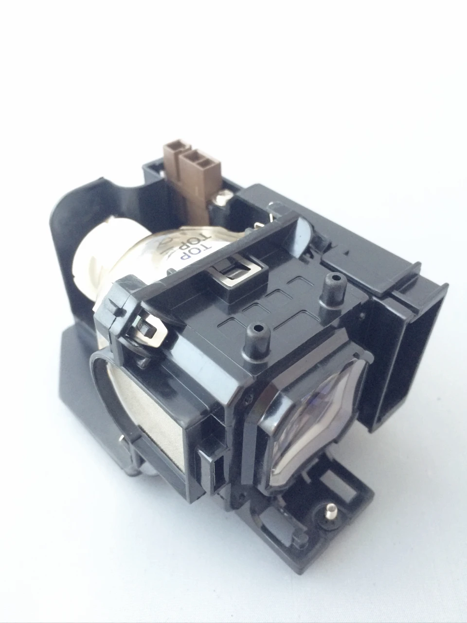 SHENG Cheap projector lamp VT85LP for VT480 VT490 VT491 VT495 VT580 VT590 VT595 VT695
SHENG Cheap projector lamp VT85LP for VT480 VT490 VT491 VT495 VT580 VT590 VT595 VT695