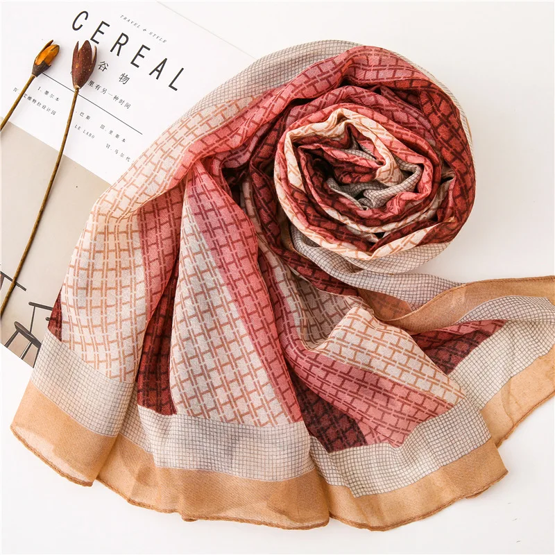 2019 Fashion Retro Striped Line Fringe Viscose Shawl Scarf Women High Quality Print Pashmina Stole Bufandas Muslim Hijab Sjaal
2019 Fashion Retro Striped Line Fringe Viscose Shawl Scarf Women High Quality Print Pashmina Stole Bufandas Muslim Hijab Sjaal