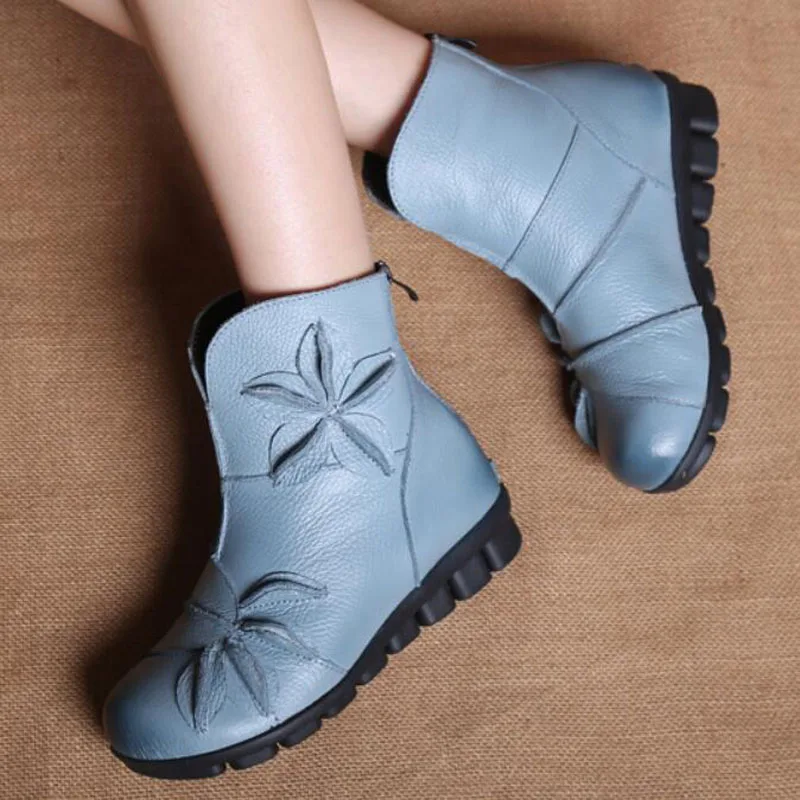 YAERNI 2018 Ethnic style Genuine Leather Flat Hollow Boots Women Comfortable Soft Bottom Hole Shoes Handmade Female Shoes E339
YAERNI 2018 Ethnic style Genuine Leather Flat Hollow Boots Women Comfortable Soft Bottom Hole Shoes Handmade Female Shoes E339
