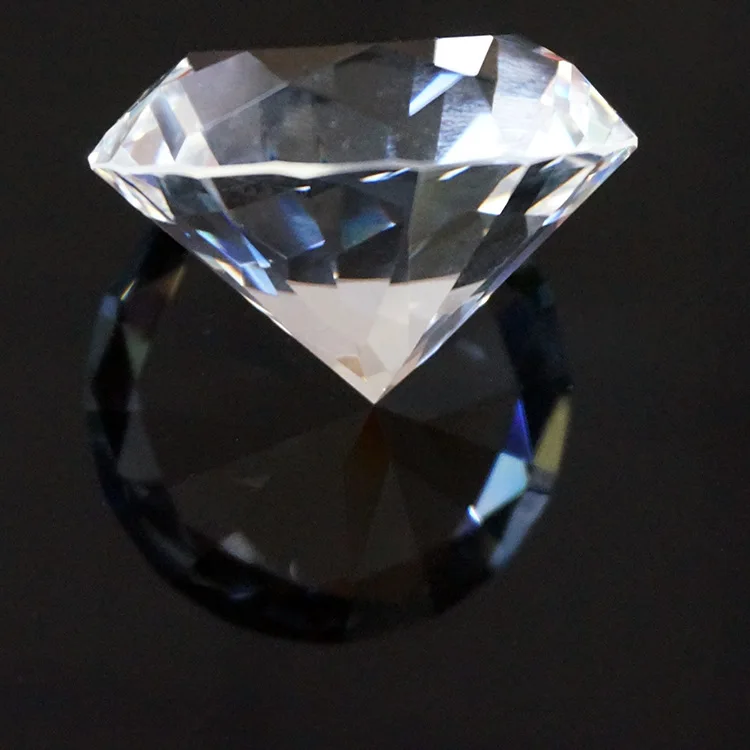 Free shipping 150pcs 50mm Transparent Crystal Diamond paperweight For birthday party Gifts wedding decoration centerpieces
Free shipping 150pcs 50mm Transparent Crystal Diamond paperweight For birthday party Gifts wedding decoration centerpieces