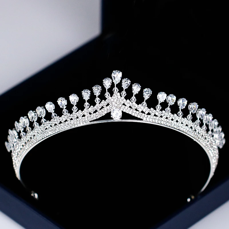 Luxury Womens Crown Headband Crystal Rhinestone Tiara And Crown Hair Band Jewelry Silver Color Bridal Hair Accessories Wedding
Luxury Womens Crown Headband Crystal Rhinestone Tiara And Crown Hair Band Jewelry Silver Color Bridal Hair Accessories Wedding