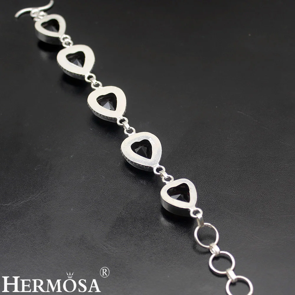 Hermosa Jewelry Classic Fashion Heart Silver Color Bracelets 8 inch Adjustable HM872
Hermosa Jewelry Classic Fashion Heart Silver Color Bracelets 8 inch Adjustable HM872