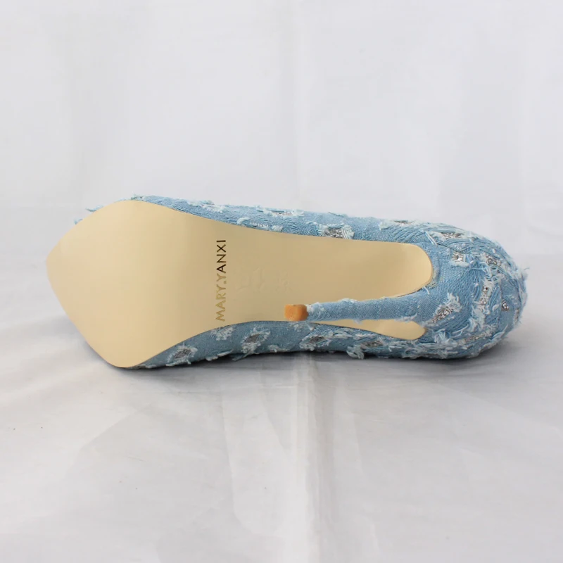 Spring/Autumn Women Lady Shoes Pumps Stilettos Denim Thin Super High Heels Pointed Toe Casual Fashion Party Big Size Shallow
Spring/Autumn Women Lady Shoes Pumps Stilettos Denim Thin Super High Heels Pointed Toe Casual Fashion Party Big Size Shallow