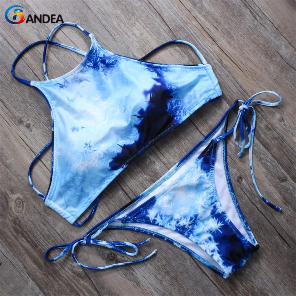 BANDEA women high neck bikini set sexy brand swimsuit for women retro print bikini lace up top bathing suit biquini female HA030
BANDEA women high neck bikini set sexy brand swimsuit for women retro print bikini lace up top bathing suit biquini female HA030