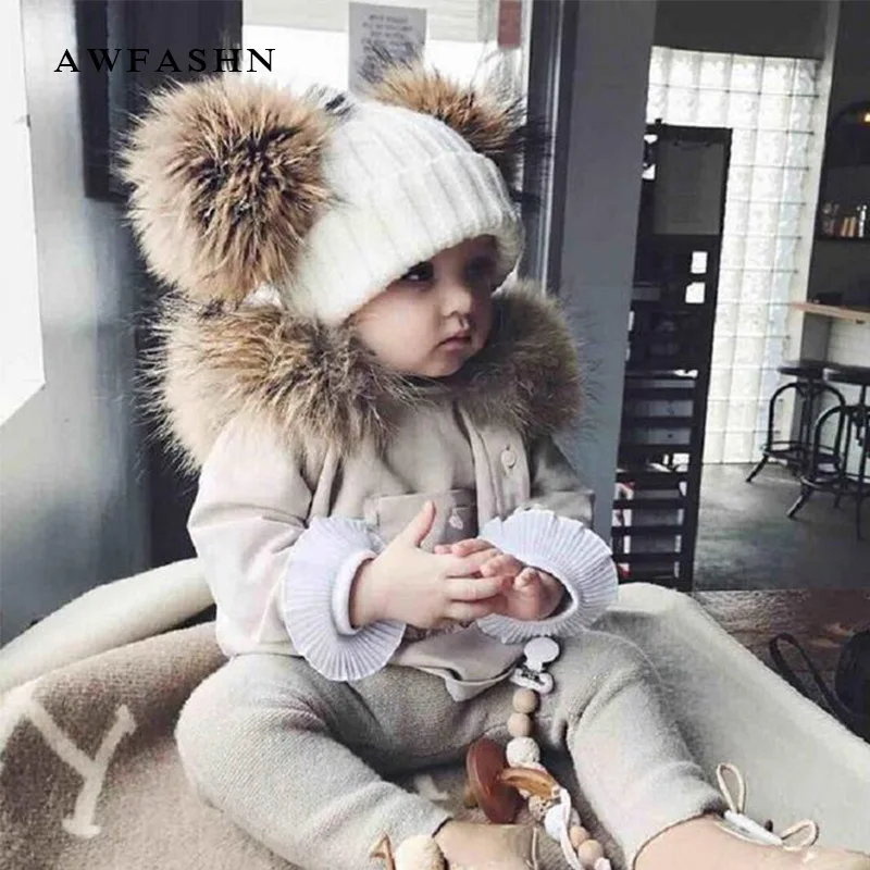 New Two Raccoon Fur pom poms Knit Beanie Hat Solid Color High Quality Winter Hat Boy Girl Thicken Hedging Cap Warm Baby Kids
New Two Raccoon Fur pom poms Knit Beanie Hat Solid Color High Quality Winter Hat Boy Girl Thicken Hedging Cap Warm Baby Kids