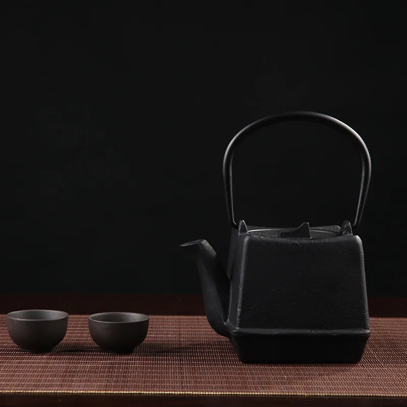Cast Iron Tea Pot Set Japanese Teapot Tetsubin Kettle Drinkware KungFu Tools Stainless Steel Strainer Square Tea Kettle 700ml
Cast Iron Tea Pot Set Japanese Teapot Tetsubin Kettle Drinkware KungFu Tools Stainless Steel Strainer Square Tea Kettle 700ml