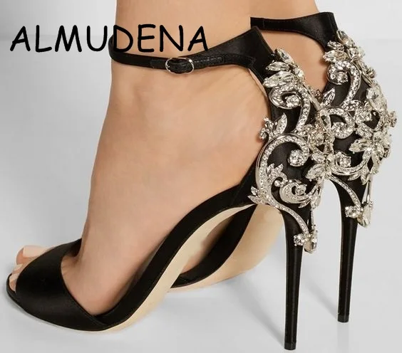 Hot Sale Rhinestone Stiletto Lady High Heels Velvet Suede Sexy Thin Heels Sandals Shoes Open Toe Summer Party Dress Pumps Shoes
Hot Sale Rhinestone Stiletto Lady High Heels Velvet Suede Sexy Thin Heels Sandals Shoes Open Toe Summer Party Dress Pumps Shoes