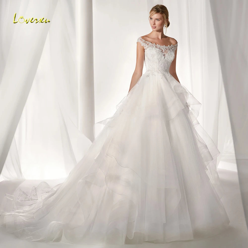 Loverxu Sexy Illusion Ruched Tiered A Line Wedding Dresses 2022 Luxury Appliques Beaded Button Court Train Vintage Bridal Gowns
Loverxu Sexy Illusion Ruched Tiered A Line Wedding Dresses 2022 Luxury Appliques Beaded Button Court Train Vintage Bridal Gowns