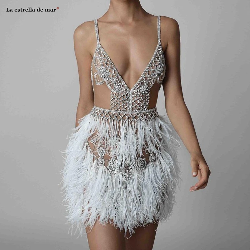 Vestido cocktail new sexy V-neck Spaghetti Strap A Line crystal feathers see silver ivory cocktail dresses short robe cocktail
Vestido cocktail new sexy V-neck Spaghetti Strap A Line crystal feathers see silver ivory cocktail dresses short robe cocktail