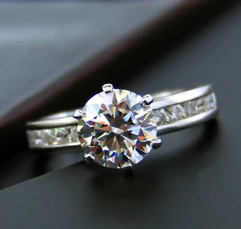 1.01Ct Розничная и оптовая продажа, серебро 925 пробы, женские ретро кольца с бриллиантами, красивые ювелирные изделия, подарок на день Святого В...
1.01Ct Розничная и оптовая продажа, серебро 925 пробы, женские ретро кольца с бриллиантами, красивые ювелирные изделия, подарок на день Святого В...