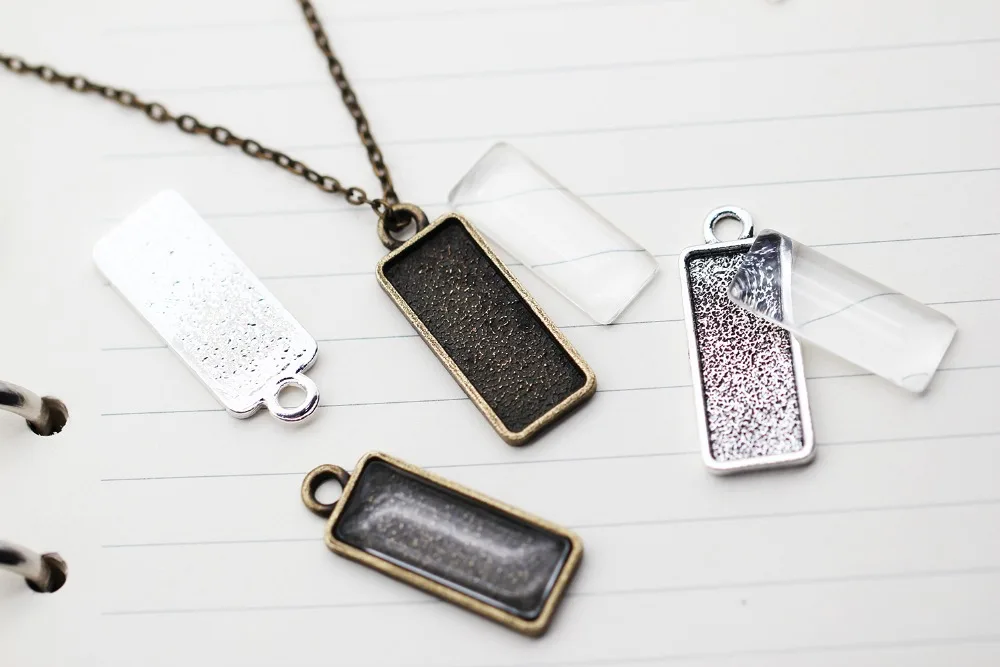 10pcs/lot Fit 10x25mm Rectangle Pendant Trays Glass Cabochon Cameo 3 Colors Settings Blank Bezel Frame DIY Jewelry
10pcs/lot Fit 10x25mm Rectangle Pendant Trays Glass Cabochon Cameo 3 Colors Settings Blank Bezel Frame DIY Jewelry
