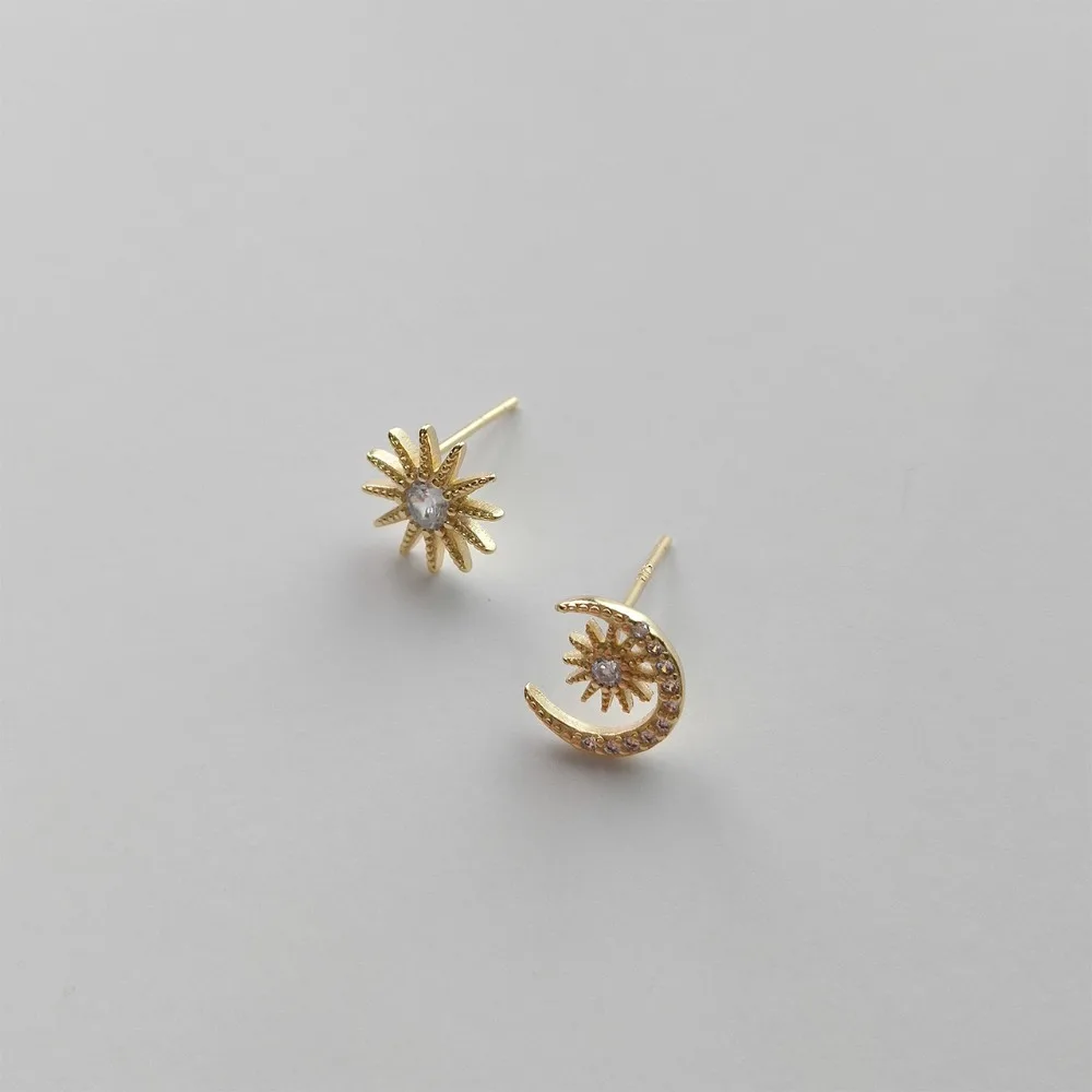Amaiyllis 925 Sterling Silver Stars Moon Earrings Female Earrings Asymmetrical For Temperament Personality Female Jewelry
Amaiyllis 925 Sterling Silver Stars Moon Earrings Female Earrings Asymmetrical For Temperament Personality Female Jewelry