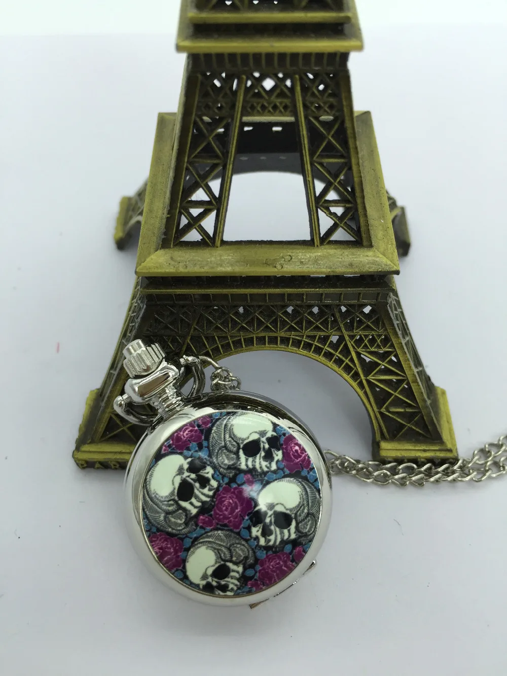 skull flowers Fashion quartz White steel silver pendant clock children students Necklace pocket watches
skull flowers Fashion quartz White steel silver pendant clock children students Necklace pocket watches