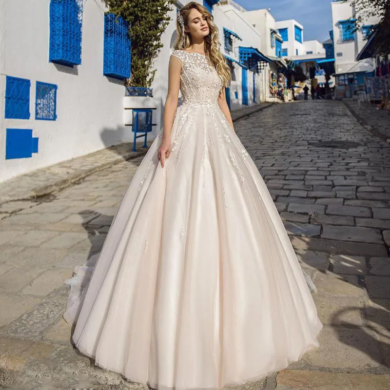 Eightree 2019 Vestido De Noiva Appliques Princess Wedding Dress Sexy Backless Cap Sleeve Court Train Vintage Lace Bride Gown
Eightree 2019 Vestido De Noiva Appliques Princess Wedding Dress Sexy Backless Cap Sleeve Court Train Vintage Lace Bride Gown