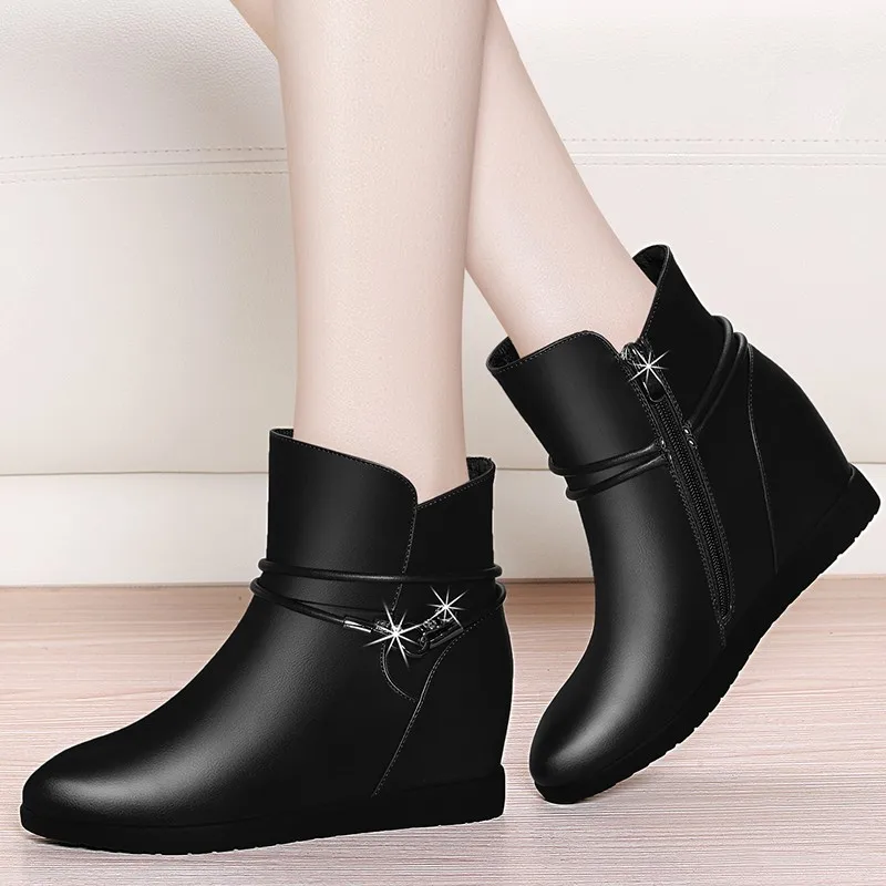 Women High Heels Ankle Boots Female Genuine Leather Sheepskin Woman Spring Autumn Casual Shoes Black Big Size 35-40 M0035
Women High Heels Ankle Boots Female Genuine Leather Sheepskin Woman Spring Autumn Casual Shoes Black Big Size 35-40 M0035