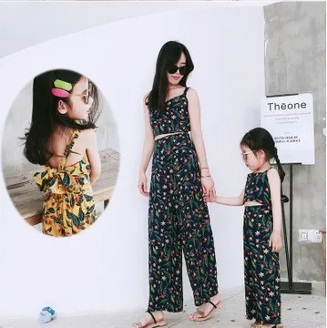 Matching Family Outfits Summer Printed Bow Sleeveless Top Wide Leg Pants Clothing Sets Mommy And Daughter Vacation Clothes 2pcs
Matching Family Outfits Summer Printed Bow Sleeveless Top Wide Leg Pants Clothing Sets Mommy And Daughter Vacation Clothes 2pcs