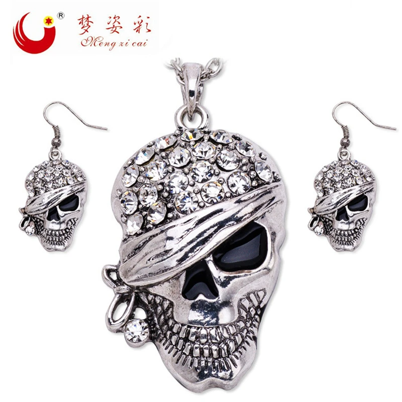 Punk Rock Rhinestone Skull Necklace Collier Homme Femme Max Colar Masculino Neckless Men Chunky Ethnic Women Neclace
Punk Rock Rhinestone Skull Necklace Collier Homme Femme Max Colar Masculino Neckless Men Chunky Ethnic Women Neclace