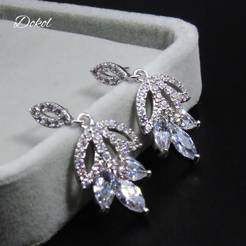 DOKOL Clear Crystal Earrings for Women Silver Color New Fashion Cubic Zirconia Drop Earring Wedding Accessories DKE0111
DOKOL Clear Crystal Earrings for Women Silver Color New Fashion Cubic Zirconia Drop Earring Wedding Accessories DKE0111