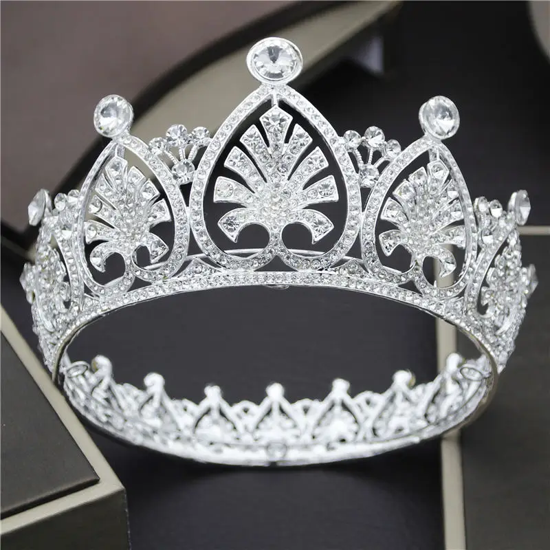 Vintage Bridal Crown Wedding Tiara Round Diadem for King Queen Bride Hair jewelry Wedding Hair Ornaments
Vintage Bridal Crown Wedding Tiara Round Diadem for King Queen Bride Hair jewelry Wedding Hair Ornaments