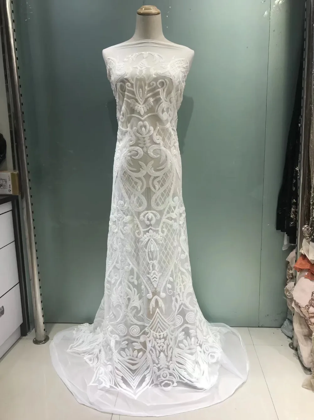 Pure White Colors Party Embroider African French Lace Fabric High Quality African Tulle Lace Fabric With Glued Glitter Sequins
Pure White Colors Party Embroider African French Lace Fabric High Quality African Tulle Lace Fabric With Glued Glitter Sequins