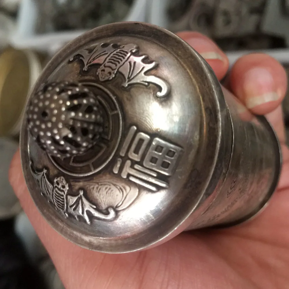 Китайская старинная брикет, тибетская Серебряная летучая мышь fu word luck box, бесплатная доставка
Китайская старинная брикет, тибетская Серебряная летучая мышь fu word luck box, бесплатная доставка