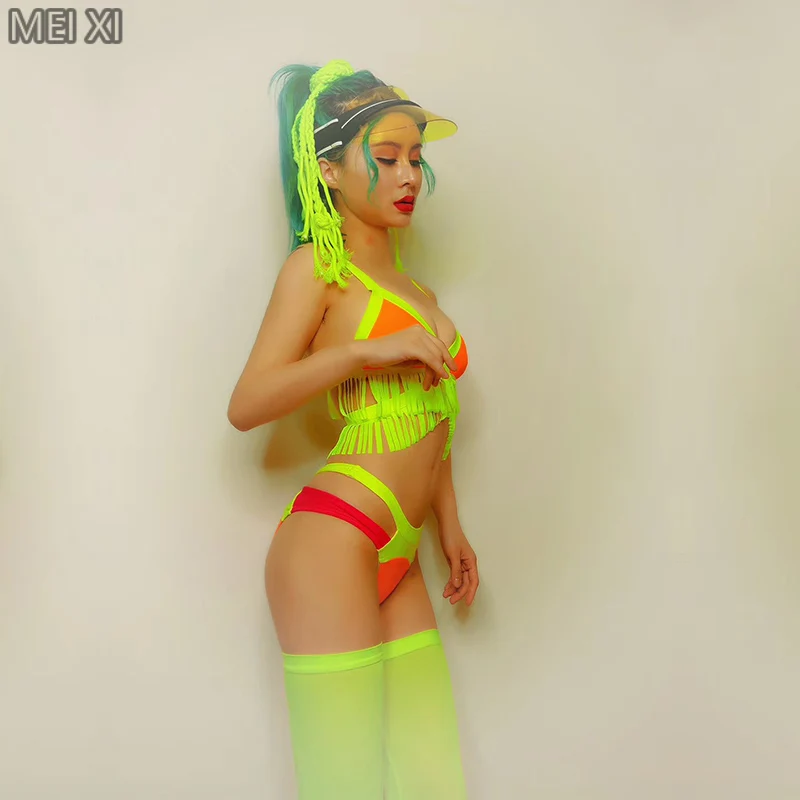 Sexy fluorescent yellow bikini fringe nightclub bar concert DJ singer/dancer costume
Sexy fluorescent yellow bikini fringe nightclub bar concert DJ singer/dancer costume