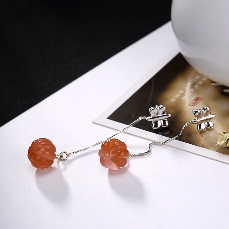 One deer silver S925 pure silver natural red pumpkin bead butterfly retro high-end ladies' Ear Studs Earrings
One deer silver S925 pure silver natural red pumpkin bead butterfly retro high-end ladies' Ear Studs Earrings