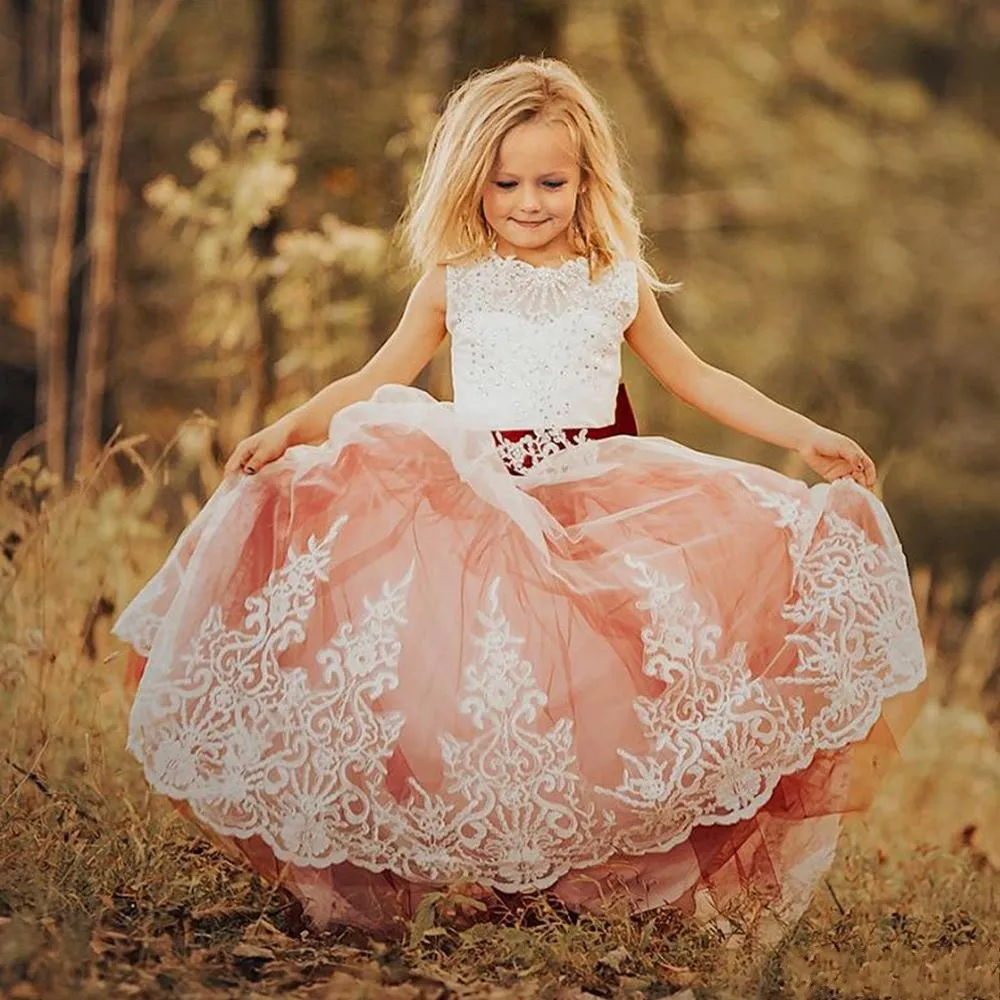 2021 Elegant Lace Beaded Flower Girl Dress for Wedding Jewel neck backless Bow Decorated Tulle train party ball gowns
2021 Elegant Lace Beaded Flower Girl Dress for Wedding Jewel neck backless Bow Decorated Tulle train party ball gowns